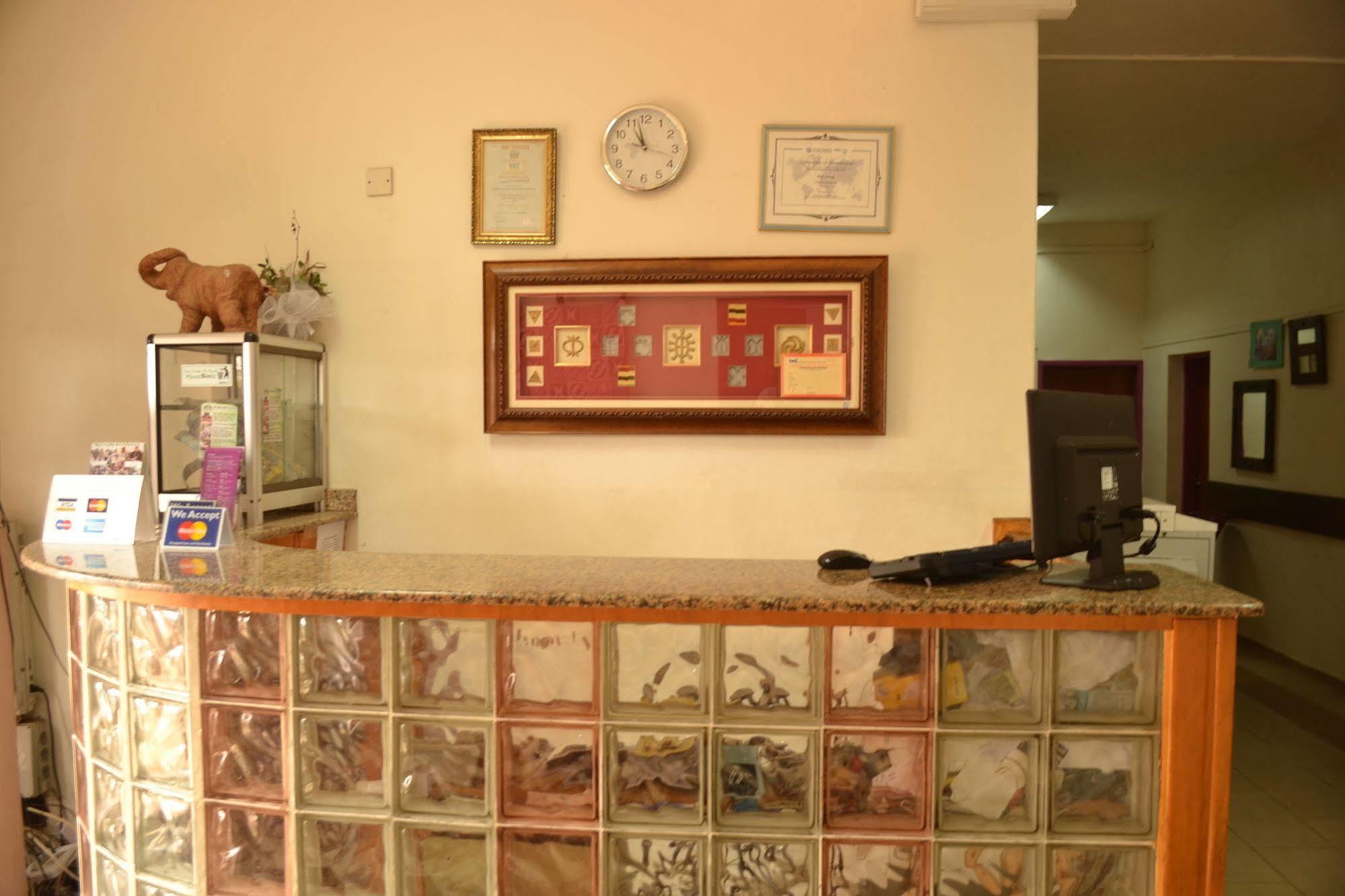 Pink Hostel Άκρα Εξωτερικό φωτογραφία